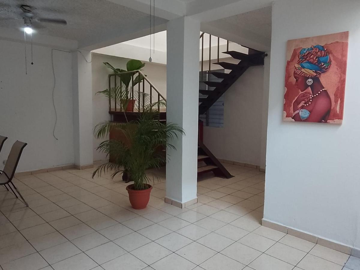Hostal Los Heroes Antiguo Cuscatlán Kültér fotó