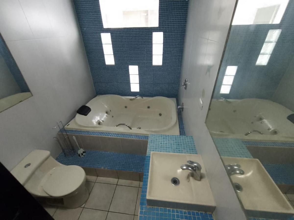 Hostal Los Heroes Antiguo Cuscatlán Kültér fotó